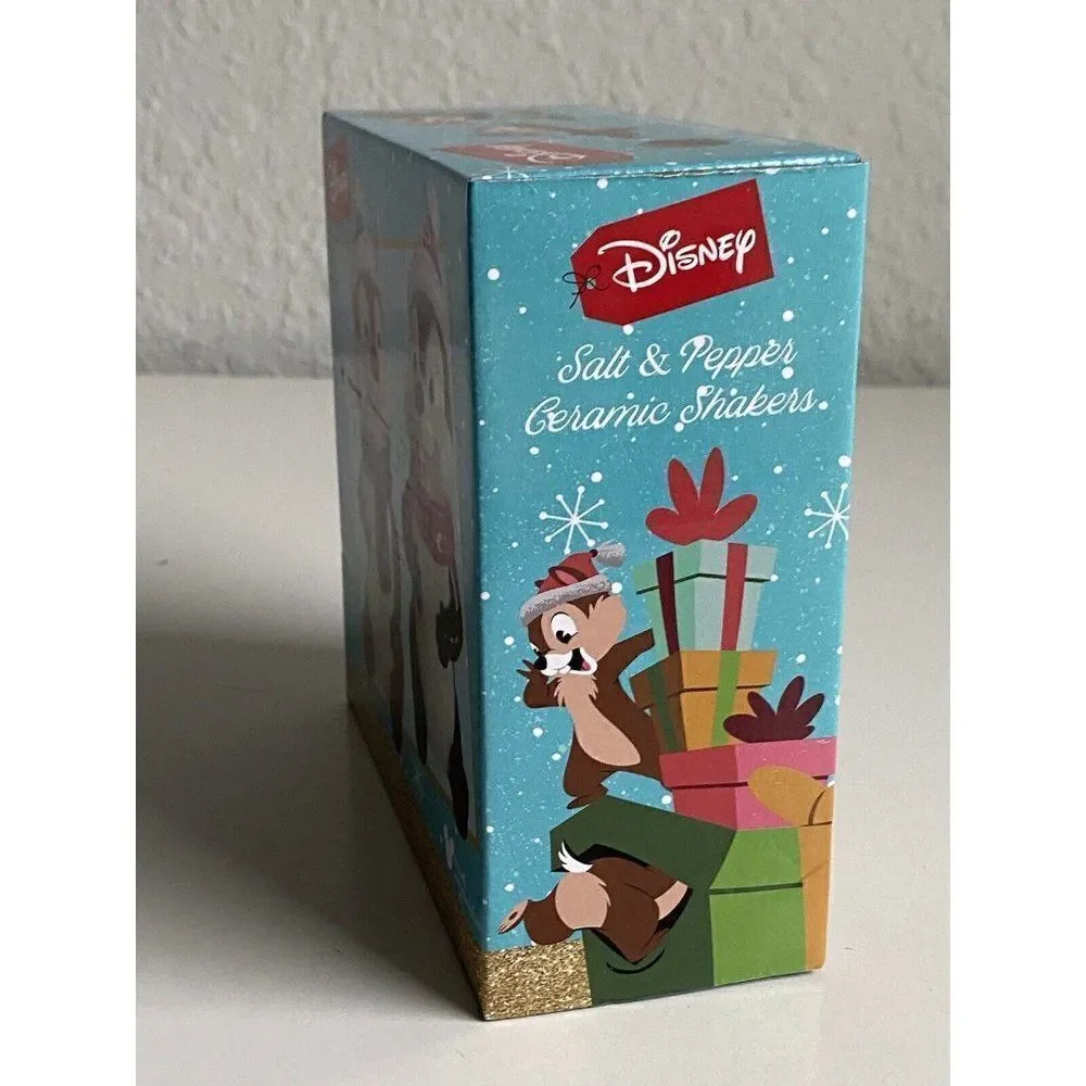 Disney Chip & Dale Scarf Chipmunk Salt & Pepper Shakers‎ Ceramic Christmas NEW